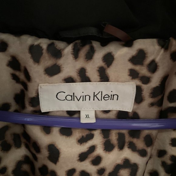 black winter jacket - Picture 2 of 4